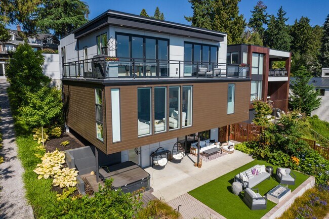 Building Photo - 7740 Seward Park Ave S