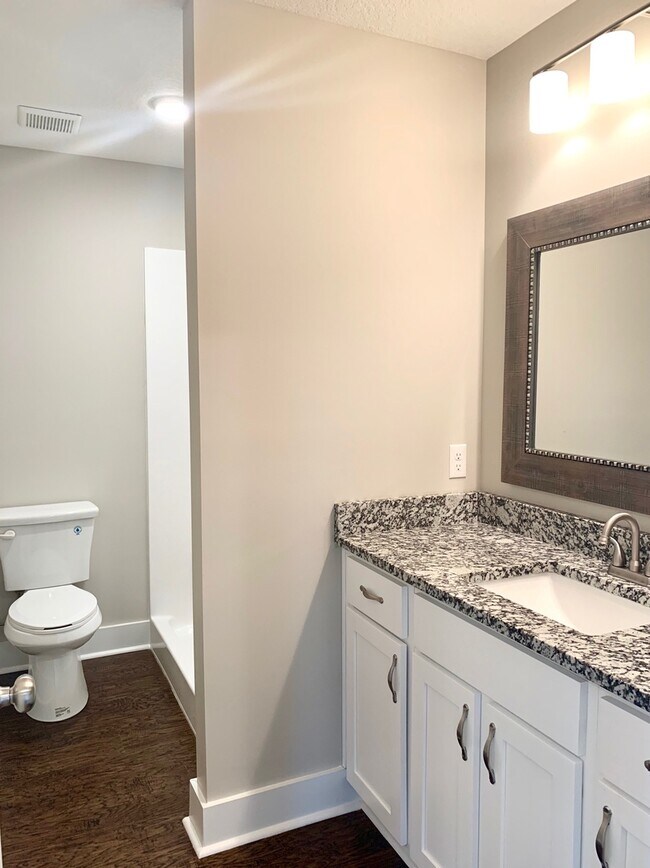 Building Photo - 312 Wolf Den Dr