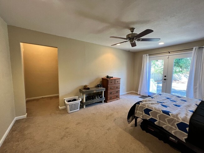 Building Photo - Beautiful one story home in Norfolk
