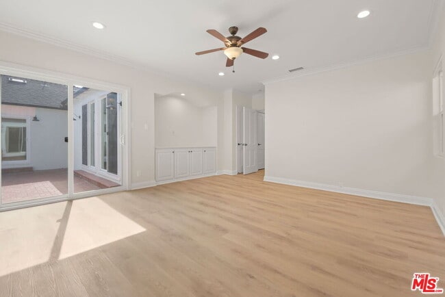 Building Photo - 500 Warner Ave