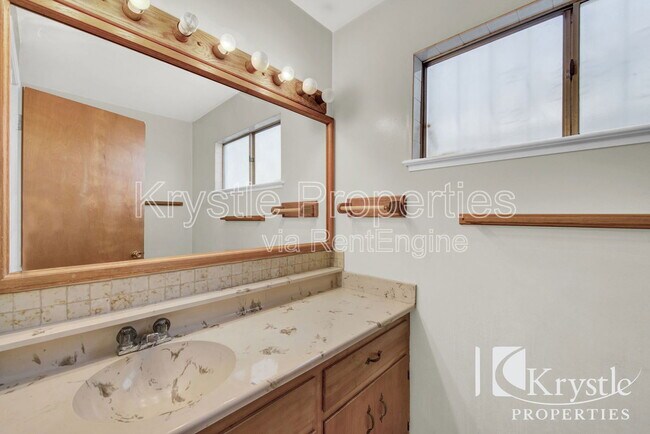 Building Photo - 949 N Camino Alto
