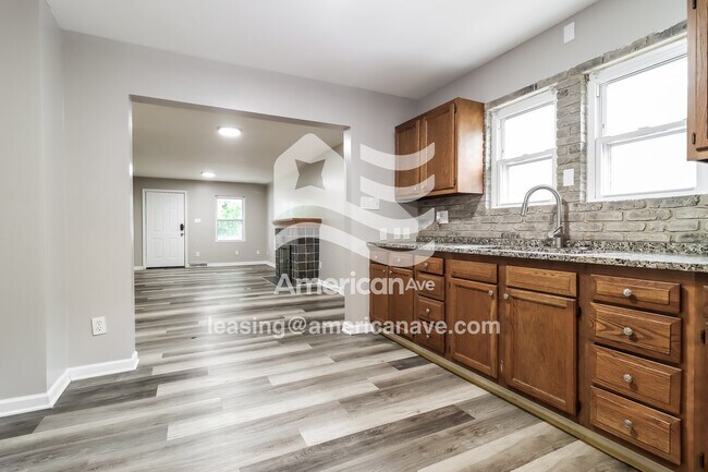 Building Photo - 1738 Marne Ave