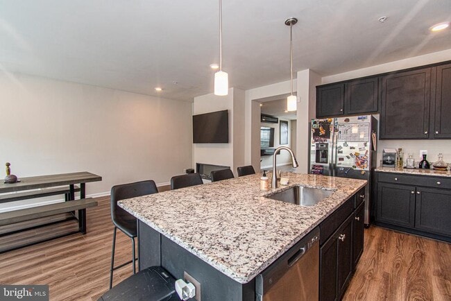 Building Photo - 9637 Block St