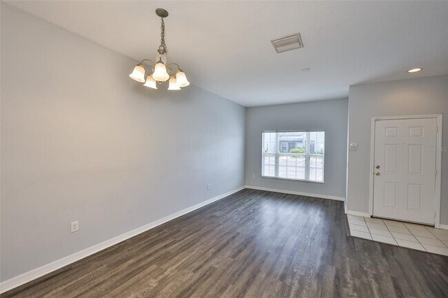 Building Photo - 12950 Kings Crossing Dr