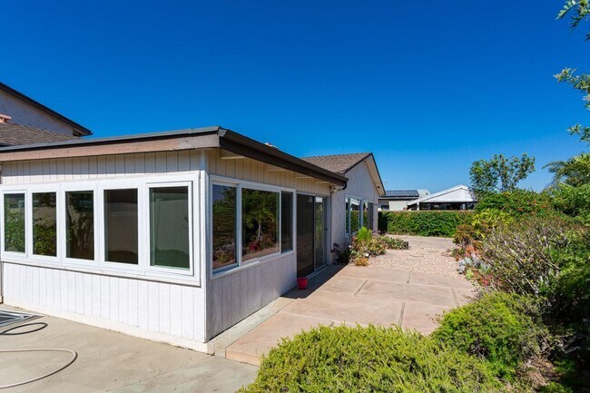 Building Photo - Large Traditional Home in La Mesa!