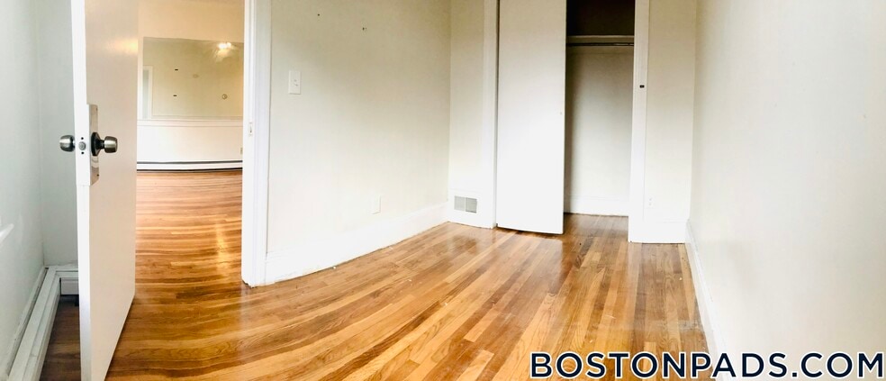 Building Photo - 6 Wait St