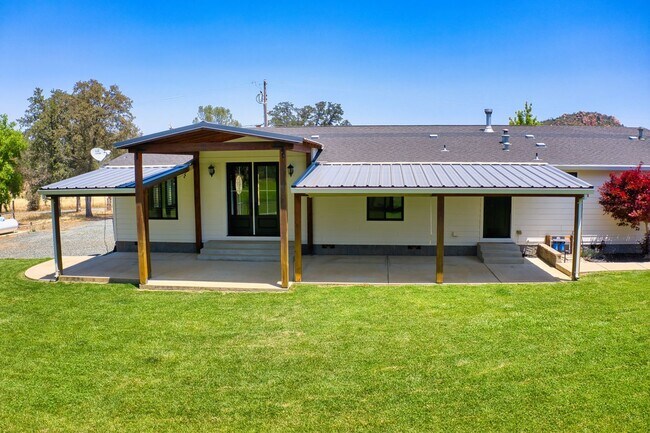 Building Photo - Escape to the Country – Beautiful 3 Bed, 2...