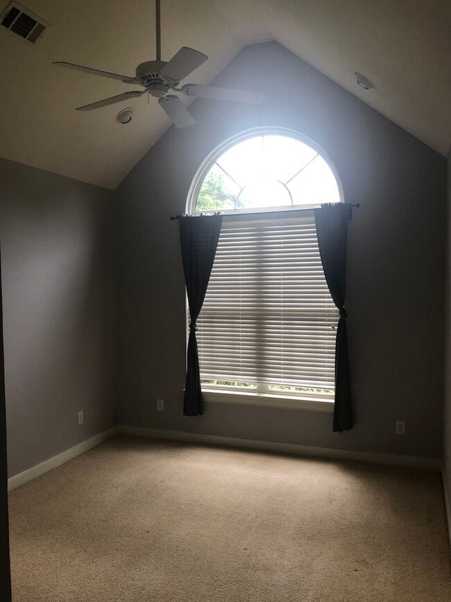 Building Photo - Mill Creek Subdivision