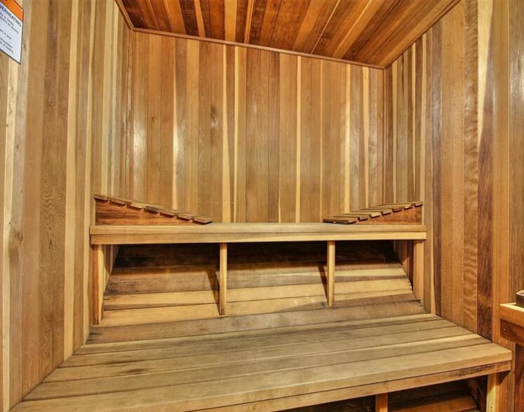 Building Photo - 121 Massol Ave