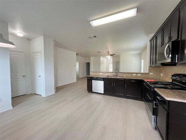 Building Photo - 13509 Coomer Path