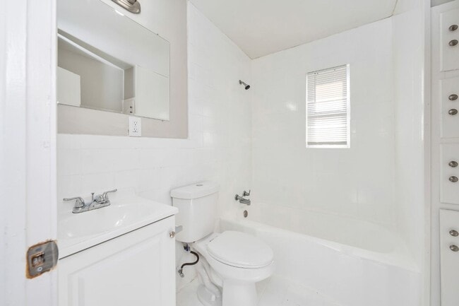 Building Photo - Exciting Opportunity! Charming 3 Bedroom Home in a Prime Location!