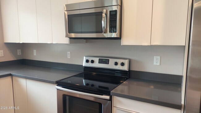 Building Photo - 1728 E Ocotillo Rd
