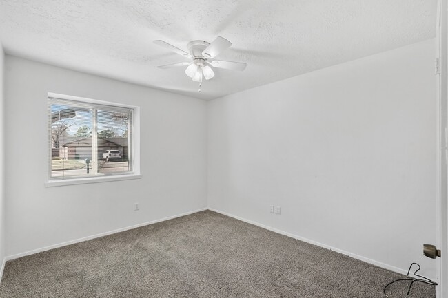 Building Photo - 15226 Flamingo Park