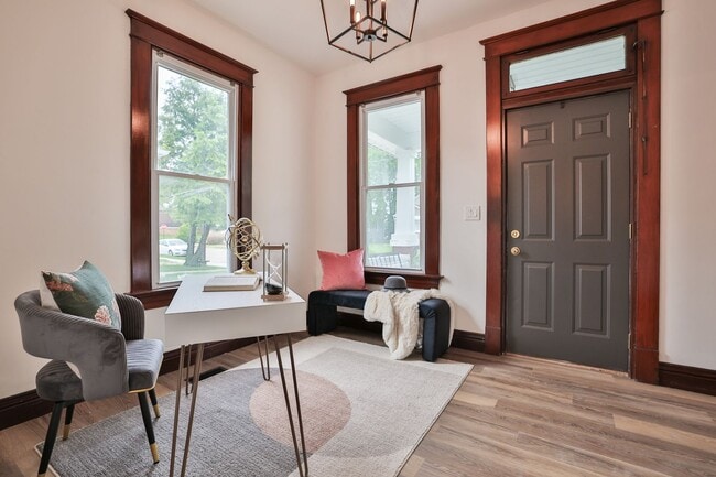 Building Photo - Newly Renovated Single Family Home