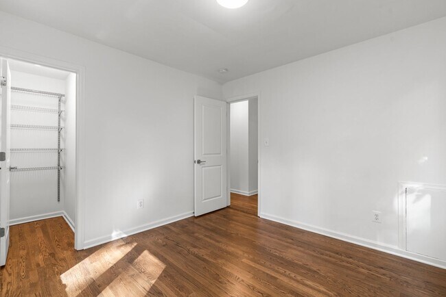 Building Photo - 3BR/4BA - Silver Spring Rambler on Quiet Cul-de-Sac Near Sligo Creek Park