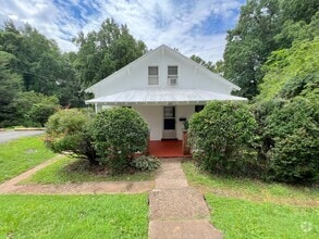 Building Photo - 201 Shamrock Rd