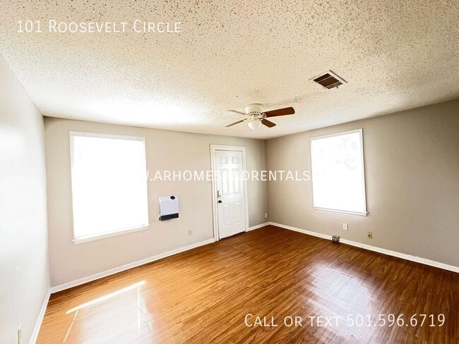 Building Photo - 101 Roosevelt Cir