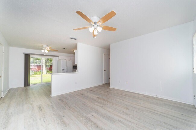 Building Photo - LOBELIA