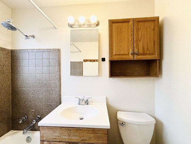 Building Photo - 3605 S 900 E