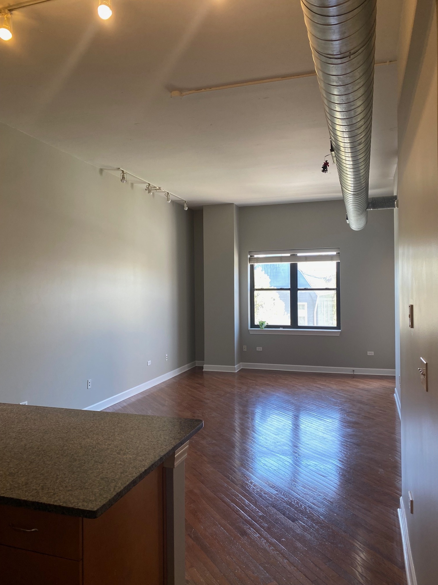 Building Photo - 3125 W Fullerton Ave