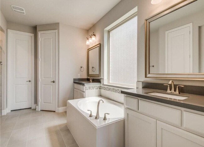 Building Photo - Luxury Home in Estates at Shaddock Park