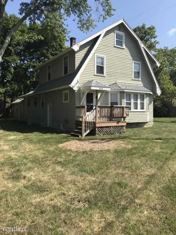 Primary Photo - 4 br, 2 bath House - 3030 West Michigan Av...