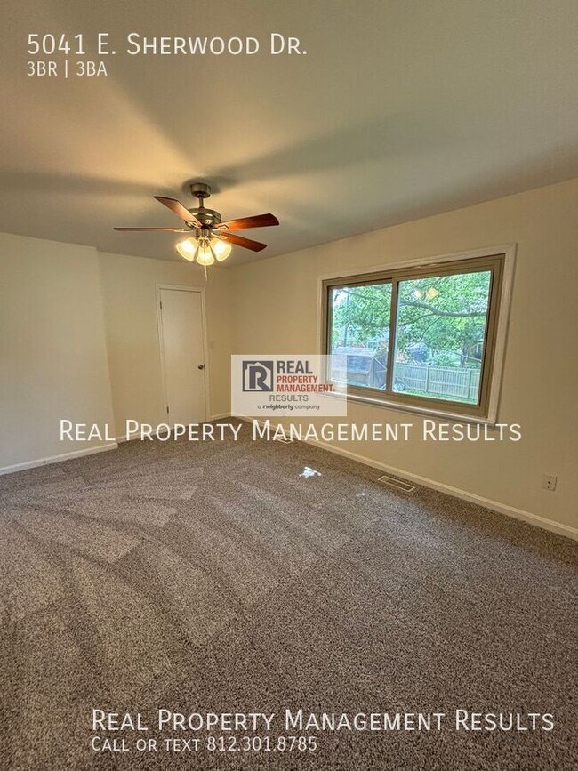 Building Photo - 5041 E Sherwood Dr