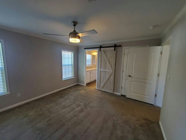 Building Photo - 6421 Brandywine Dr N