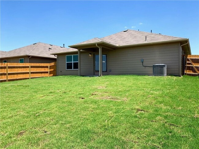 Building Photo - 3323 Brywood Dr