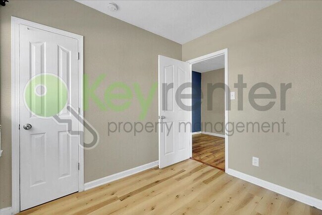 Building Photo - 3100 1st Ave