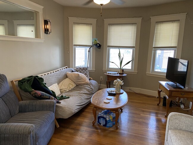 Building Photo - 21 Century St