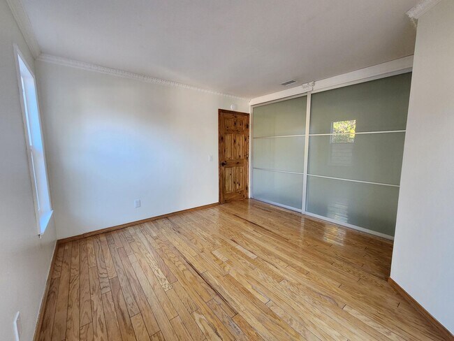 Building Photo - Elevated Living with Sunset Views