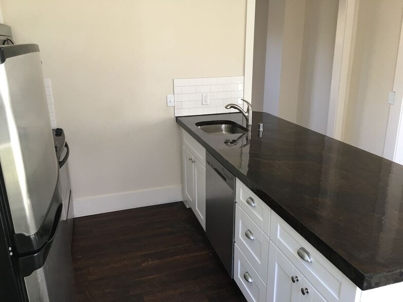 kitchen with SS appliances and dishwasher - 317 Laurel Street West