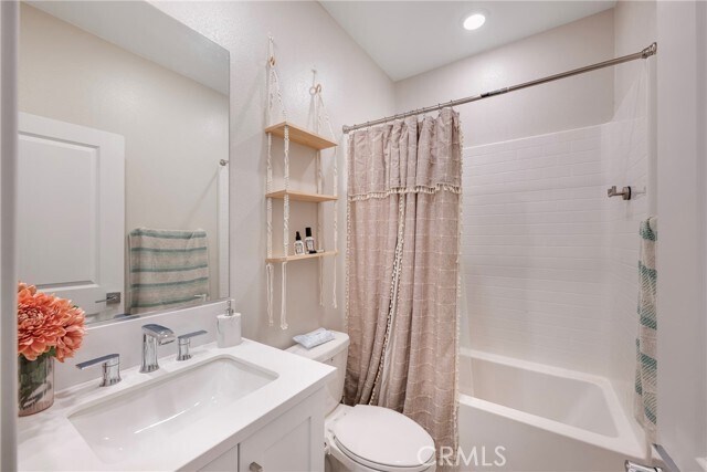 Building Photo - 6 Pony Ct