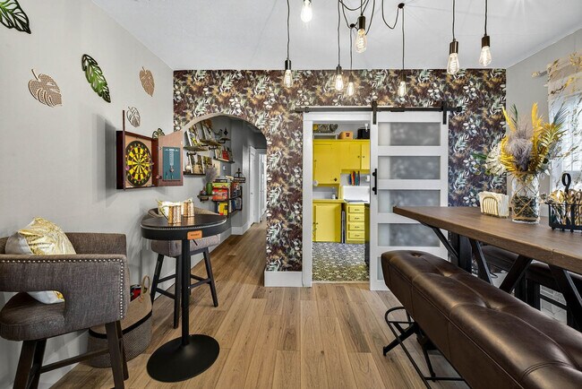 Building Photo - 5901 N Ola Ave