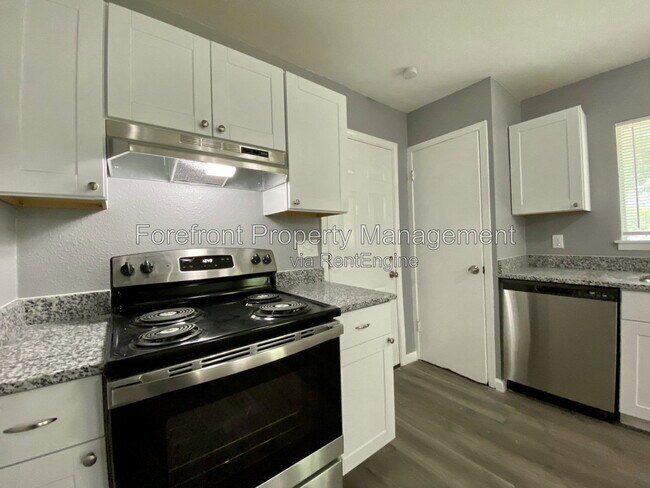 Building Photo - 4331 Avenida Prima St