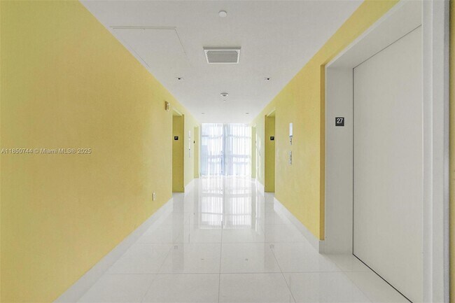 Building Photo - 475 Brickell Ave