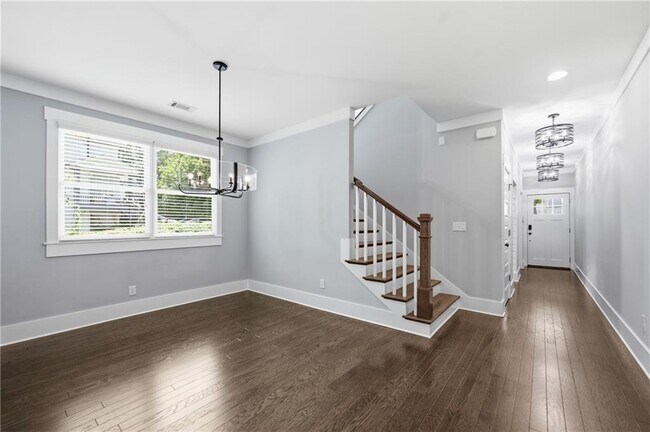 Building Photo - 254 Lamon Ave SE