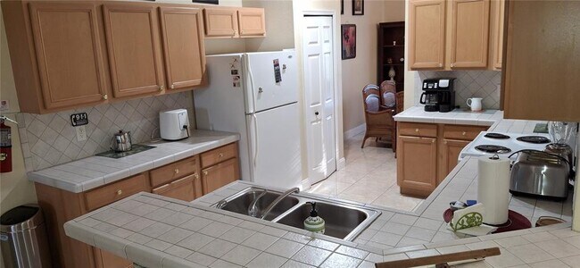 Building Photo - 500 Orista Dr