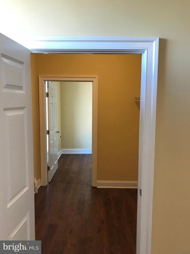 Building Photo - 2 W Loockerman St