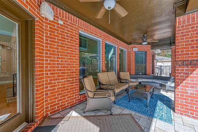 Building Photo - 11 Gabled Pines Pl