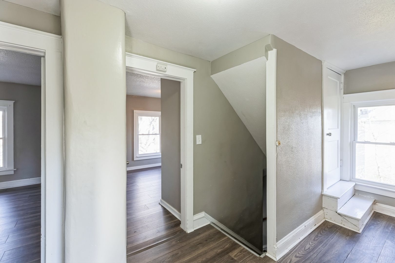Building Photo - 1573 Jermain Dr