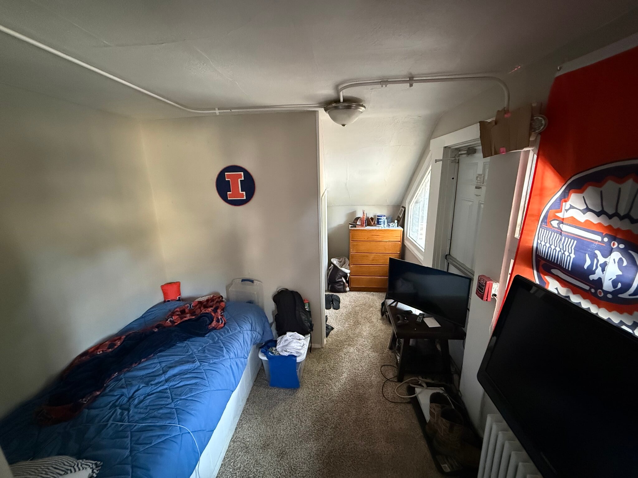 Building Photo - 804 W Oregon St