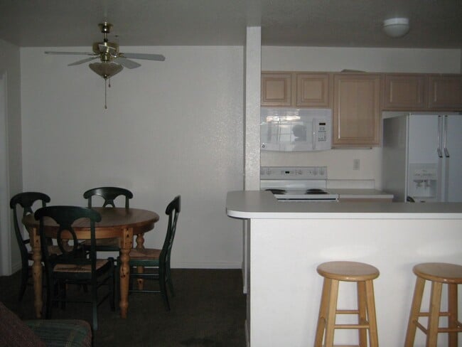 Building Photo - 142 W 1230 N St