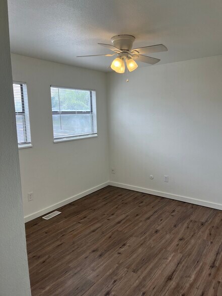 Building Photo - 329 S Murray Blvd
