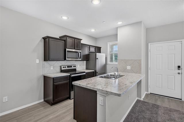 Building Photo - 2420 Canongate Dr