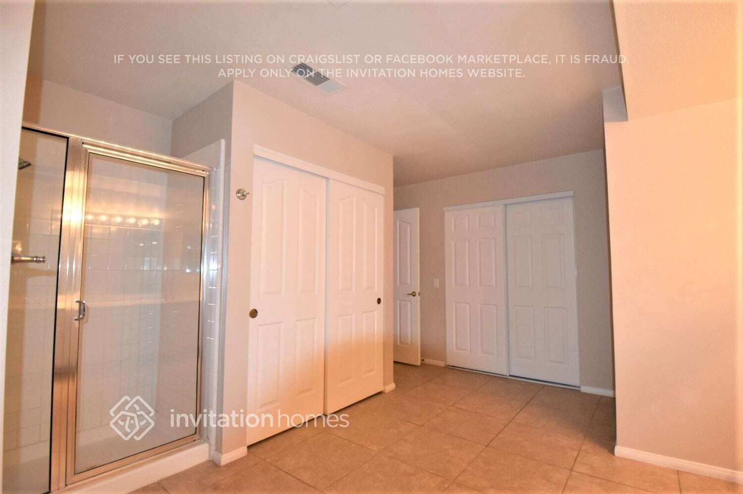 Building Photo - 8637 W Gilmore Ave