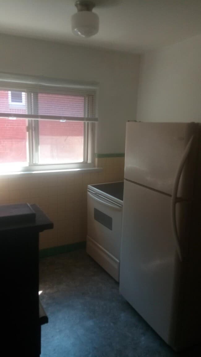 Building Photo - 1500 Yarmouth Ave