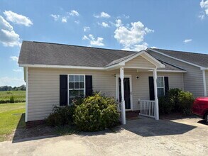 Building Photo - "Charming 2-Bed, 2-Bath Duplex in Ayden, N...