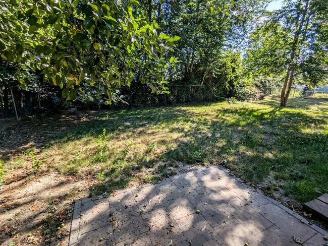 Building Photo - 4483-4485-4485 Campbell Dr SE
